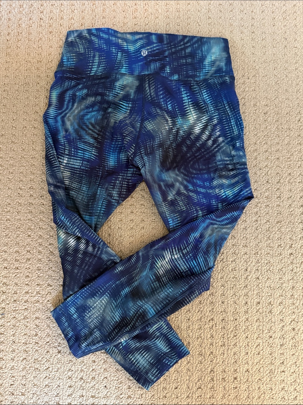 lululemon athletica Blue & Teal Wave-Print 3/4 Leggings